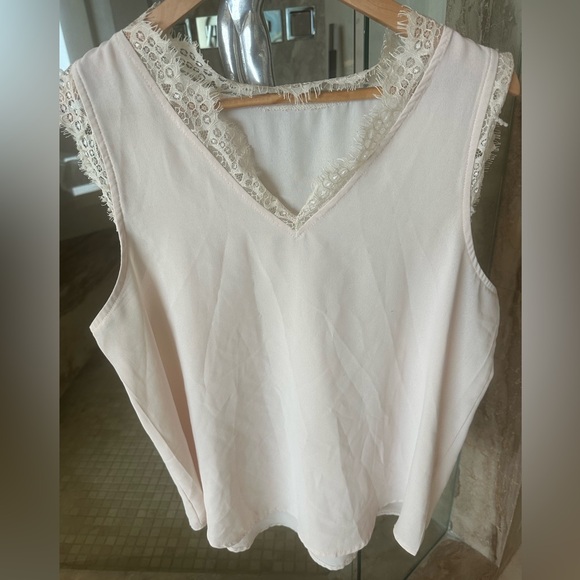 Romantic Pristine XL Top - Picture 1 of 7